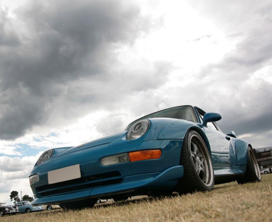  Porsche 911 GT2 1995 года  (фото 11 из 26)